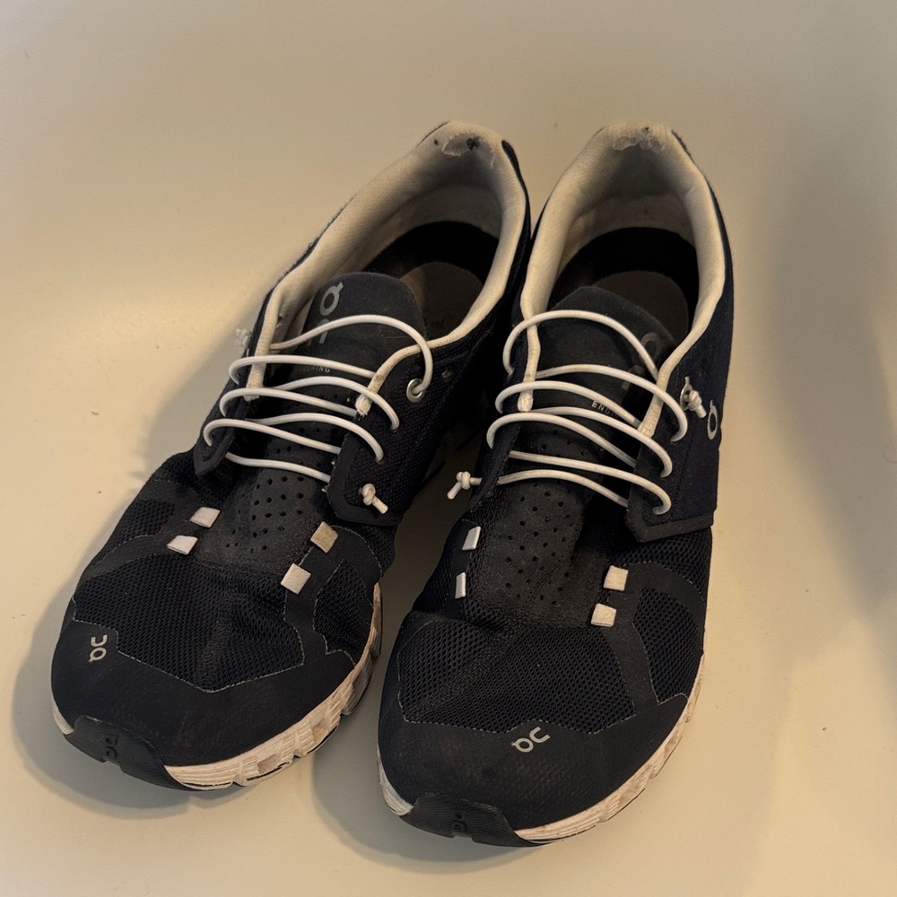 Cloud 6 Sneakers in Midnight & White